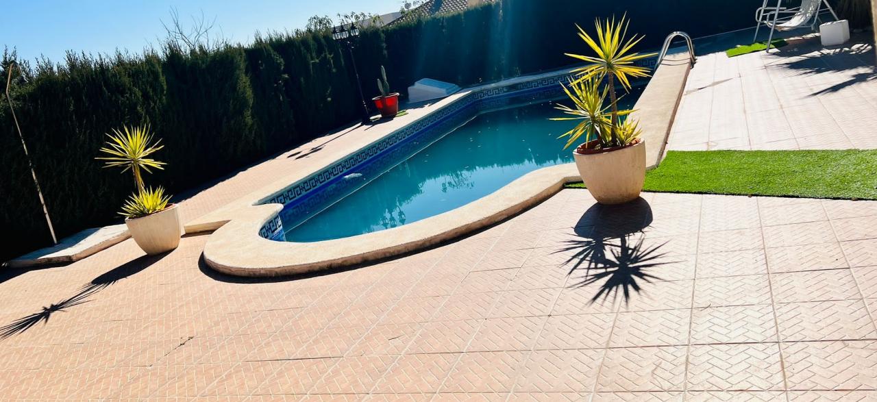 EXCELENTE VIVIENDA CON PARCELA CERCA DE MULA (MURCIA)